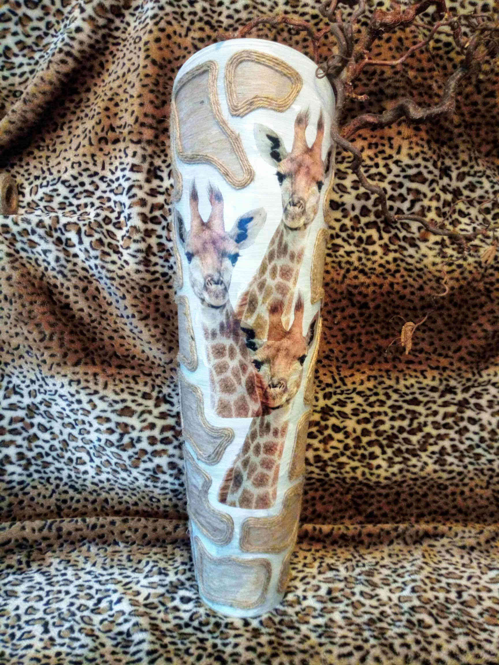 Nature - Vaas met giraffe