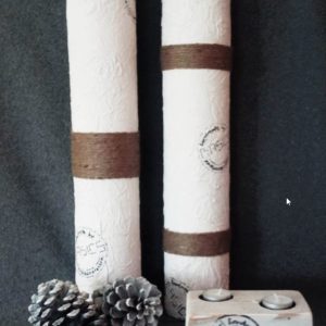 Glazen vaas gepimpt en voorzien van reliëf structuur, touw en logo