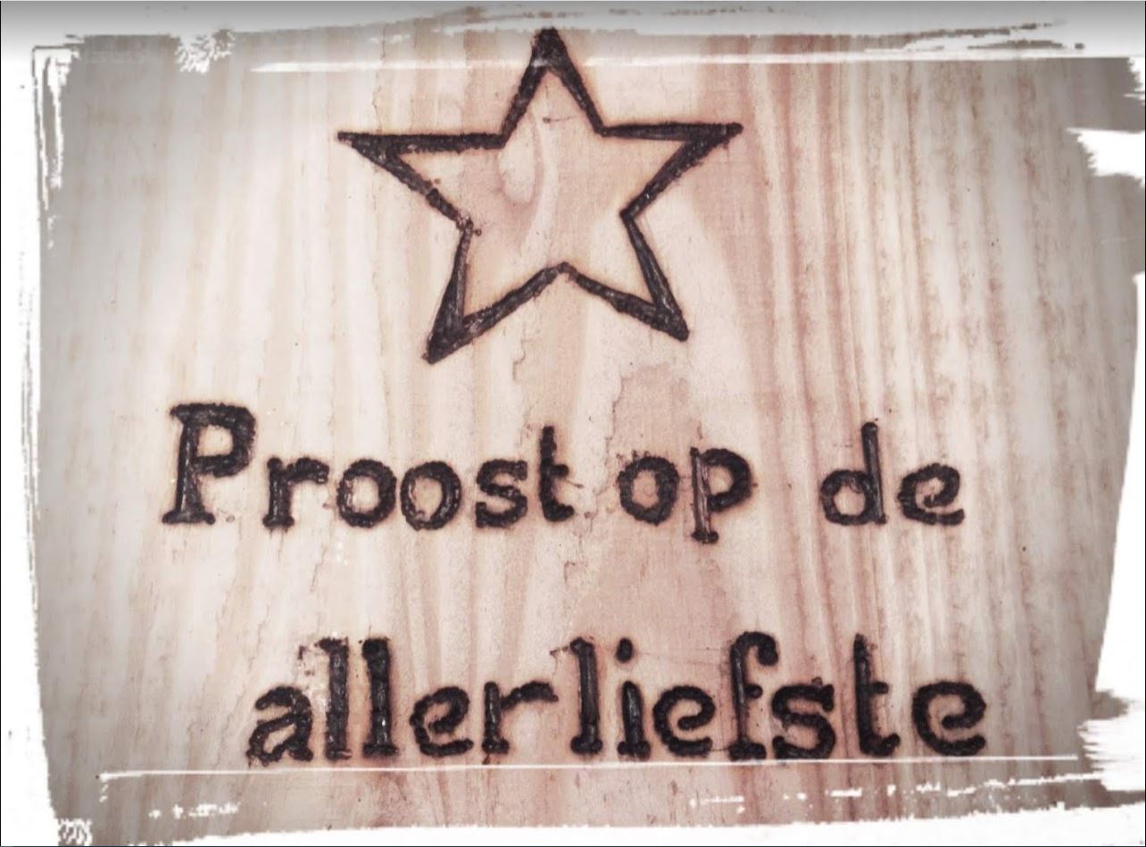 Houten vaderdag-bord "Proost" met tekst gebrand