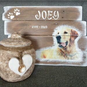 Urn met herinneringsbord "Joey"