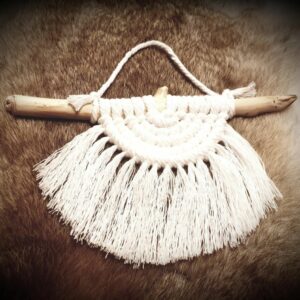 Macramé - Mini wandkleed "Rondo" aan tak